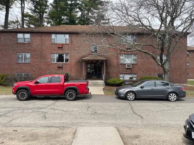 $2,400 | 4 Brook Road, Unit 5, Salem, NH 03079