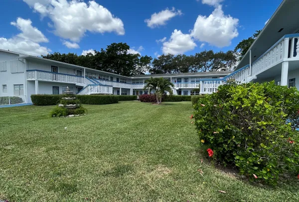 $90,000 | 119 Westbury East, Unit 119, Deerfield Beach, FL 33442