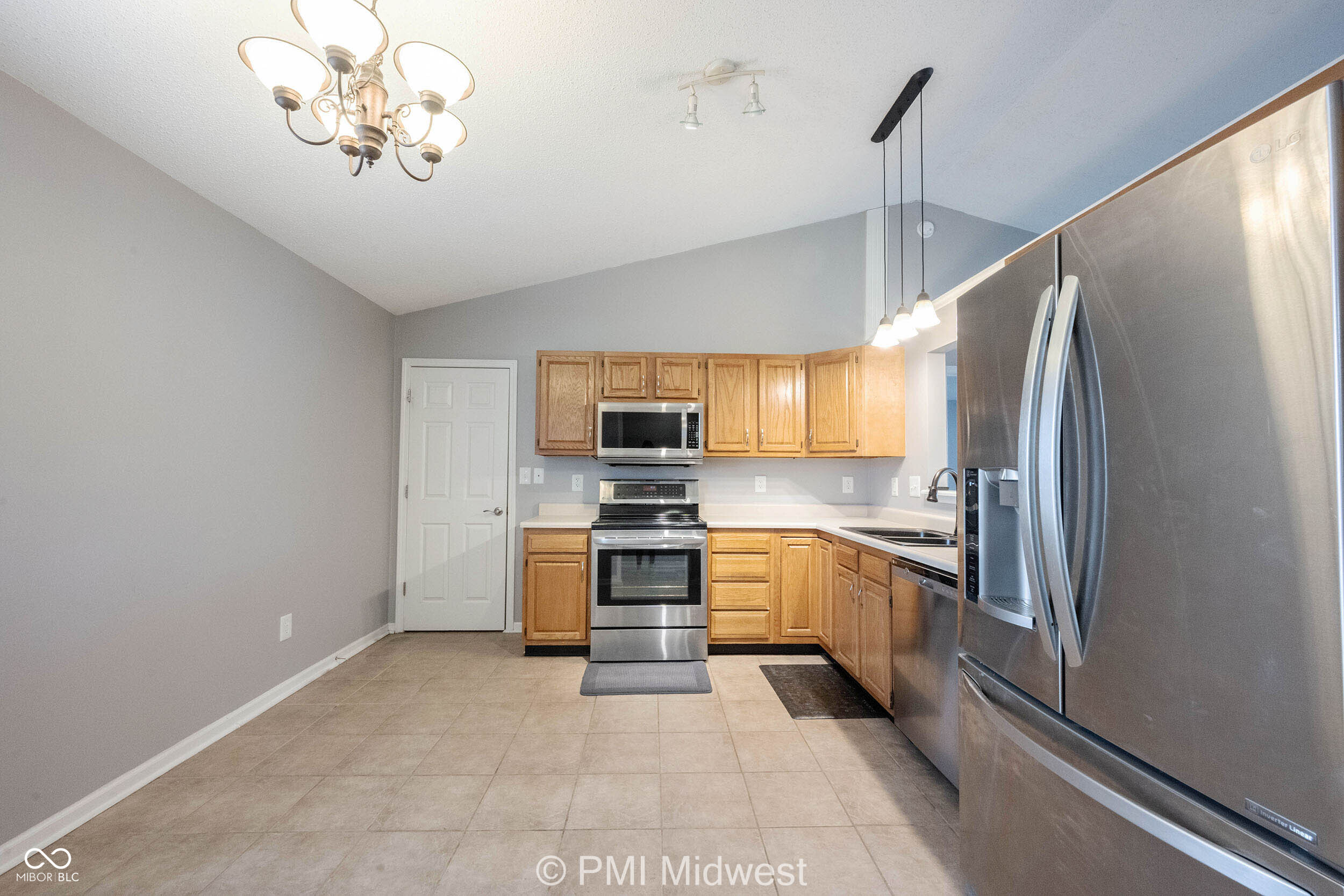 7912 Bitternut Drive Indianapolis, IN 46236 - Photo 4 of 31