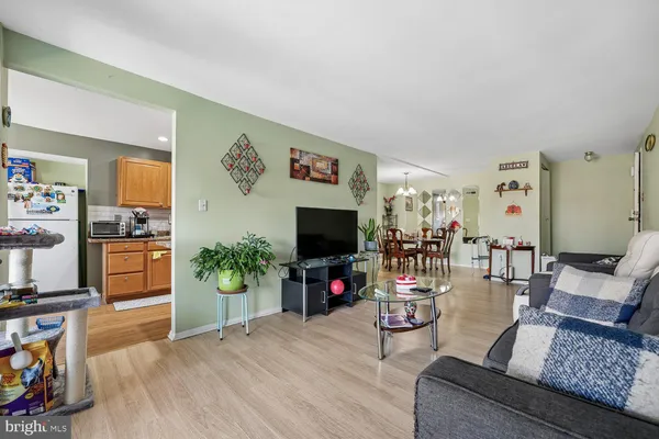 $250,000 | 452 Girard Street, Unit 356, Gaithersburg, MD 20877