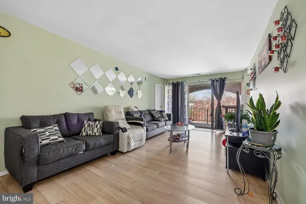 $250,000 | 452 Girard Street, Unit 356, Gaithersburg, MD 20877