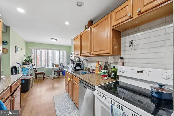 $250,000 | 452 Girard Street, Unit 356, Gaithersburg, MD 20877