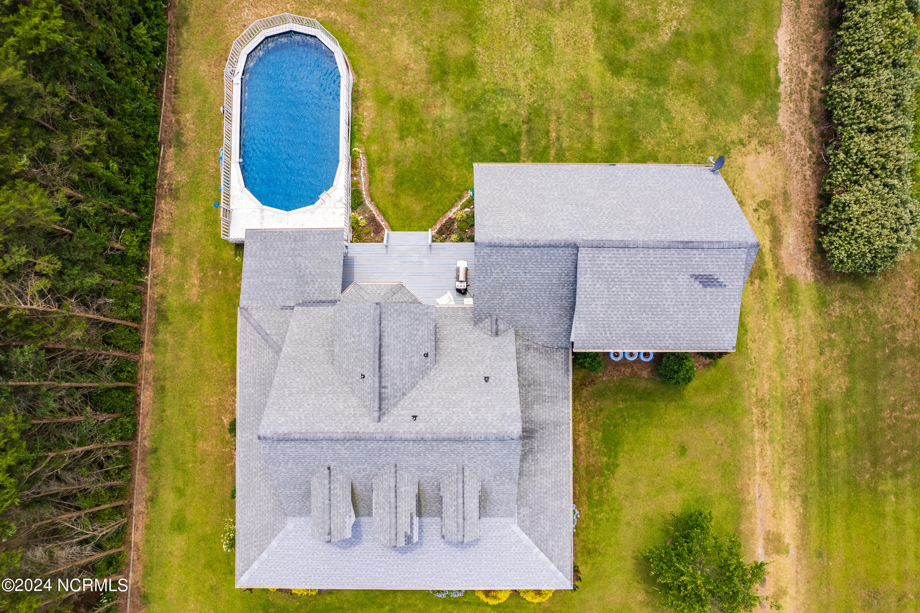 170 Narrow Shore Road Aydlett, NC 27916 - Photo 44 of 48 170 drone-13