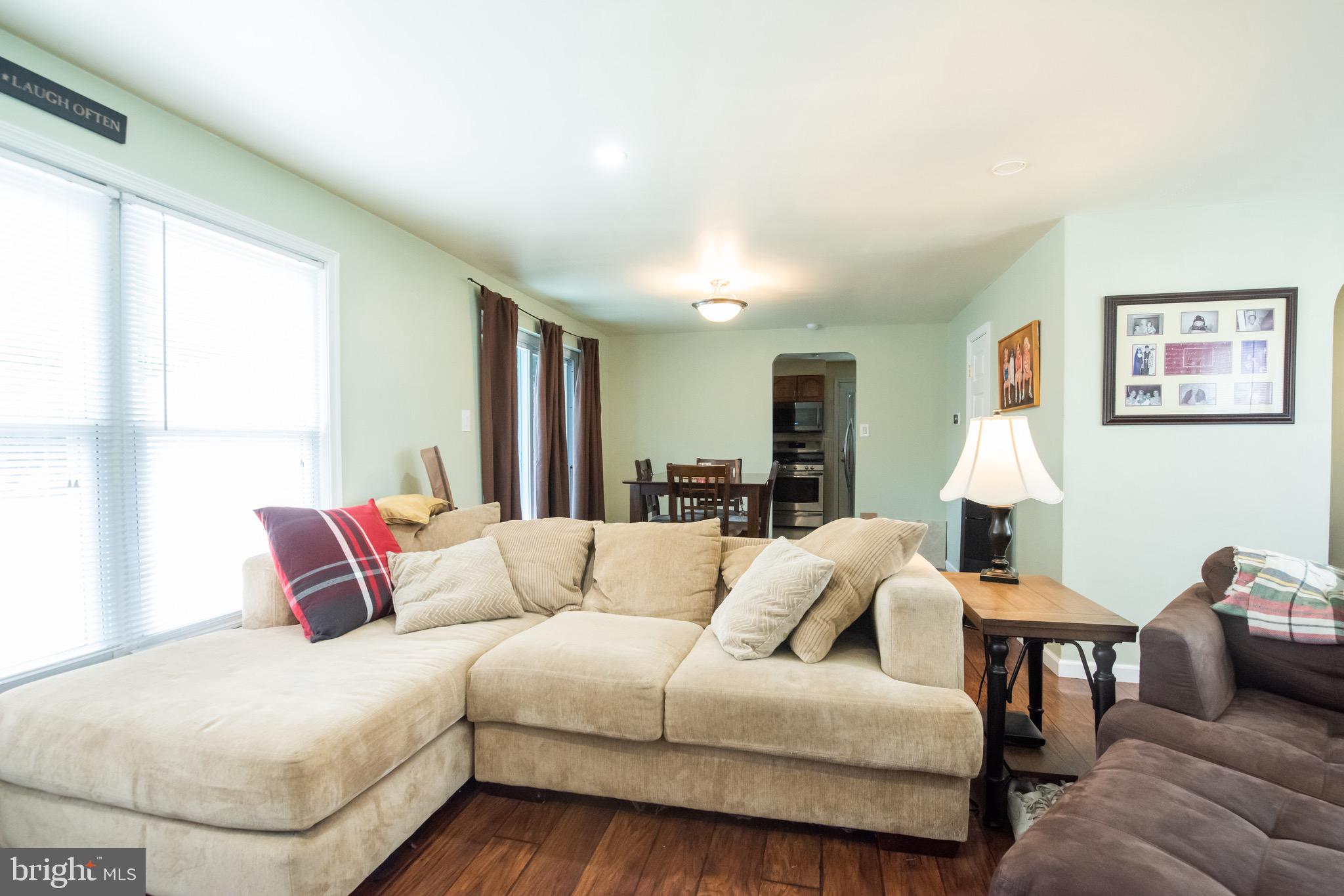 321 Warren Road Hatboro, PA 19040 - Photo 18 of 48 Living Room