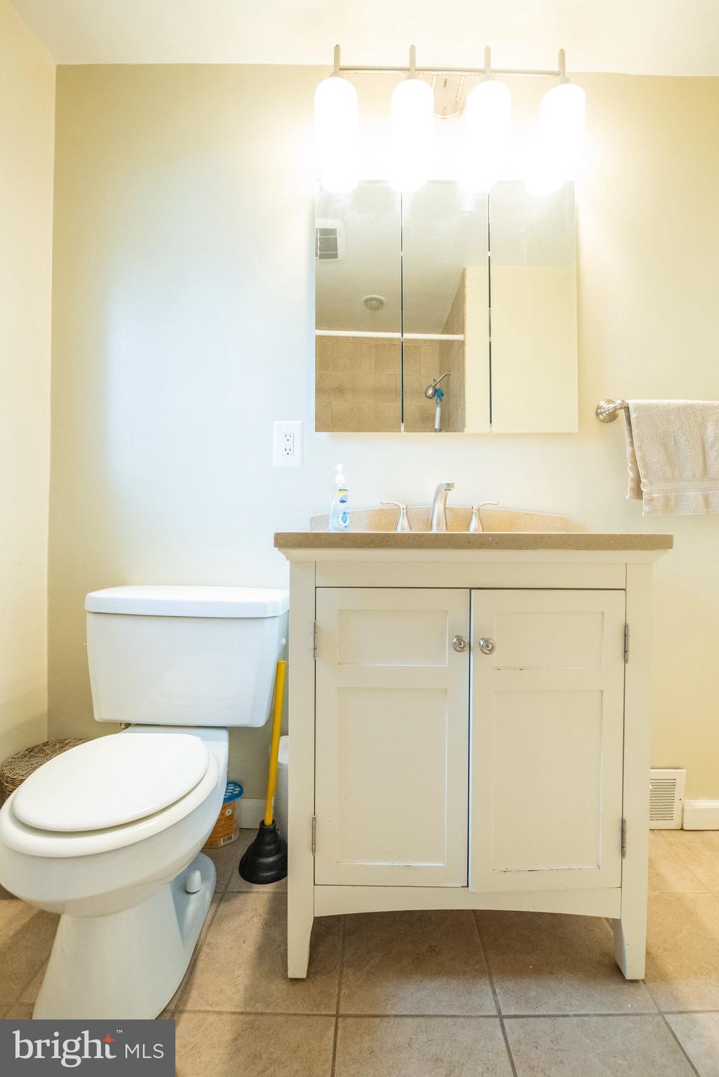 321 Warren Road Hatboro, PA 19040 - Photo 33 of 48 Bathroom