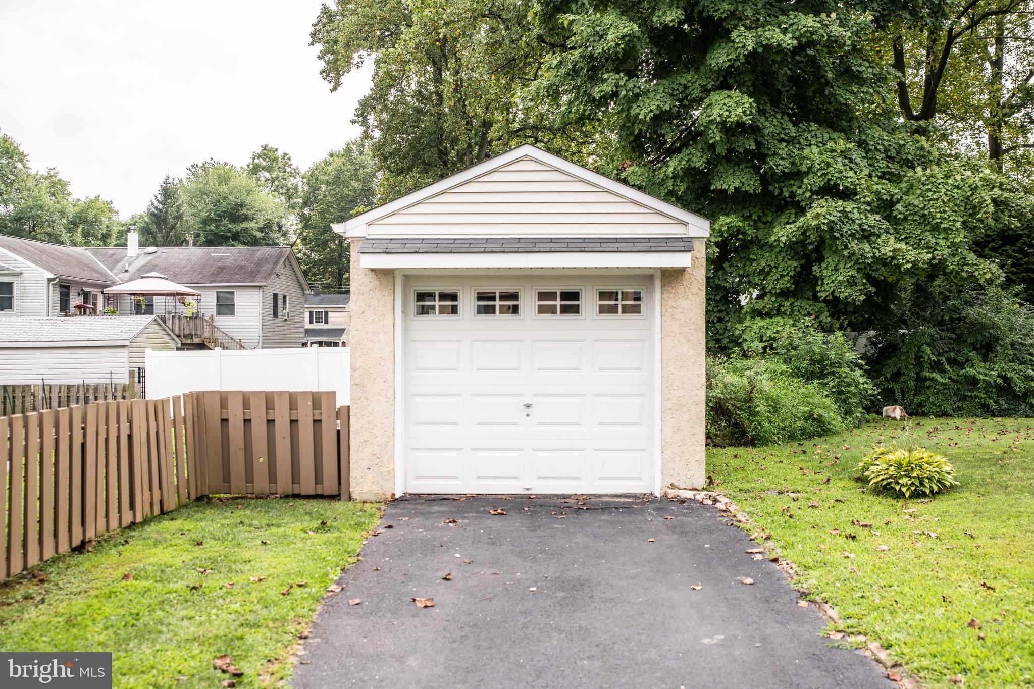 321 Warren Road Hatboro, PA 19040 - Photo 39 of 48 Garage