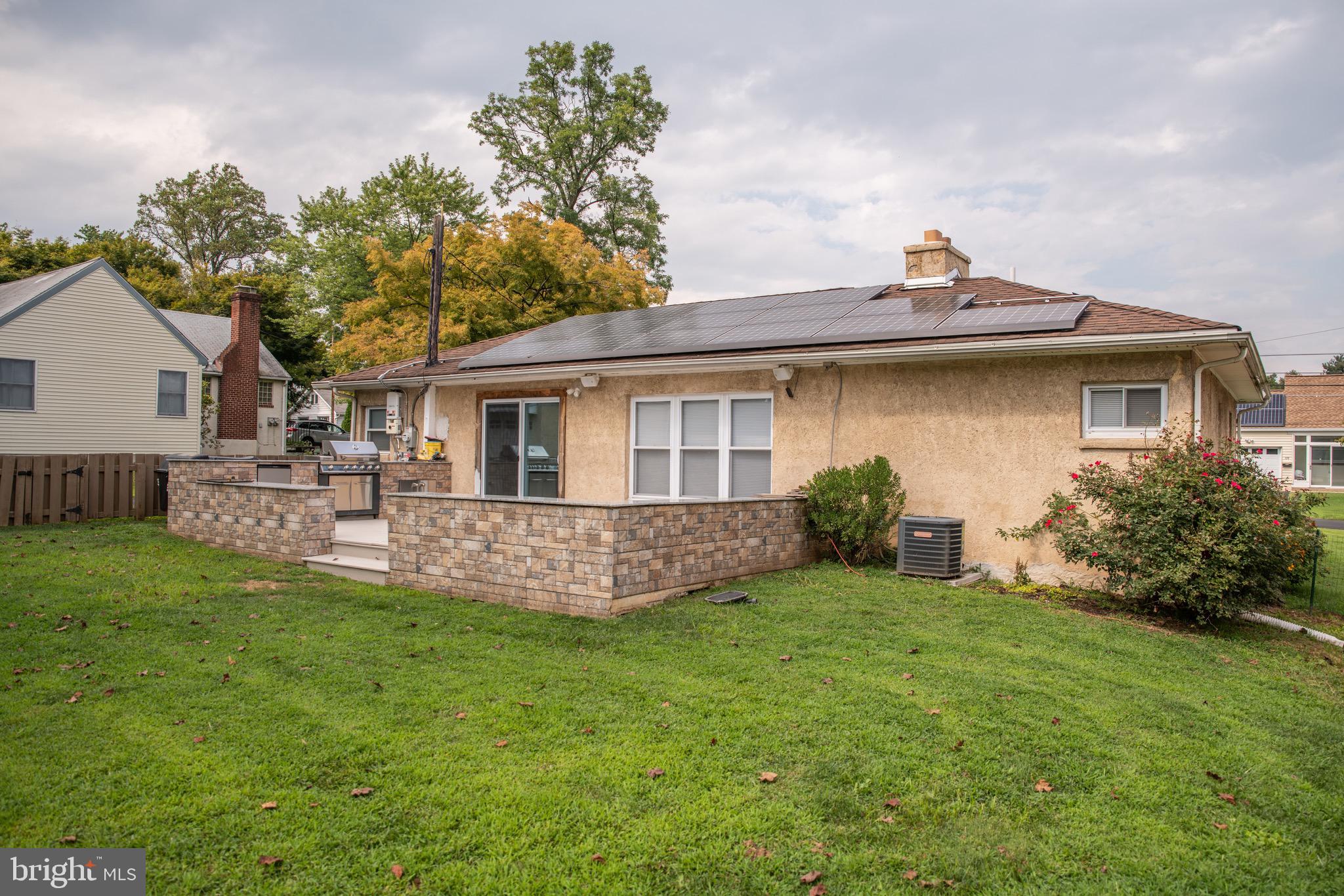 321 Warren Road Hatboro, PA 19040 - Photo 42 of 48 Exterior Back