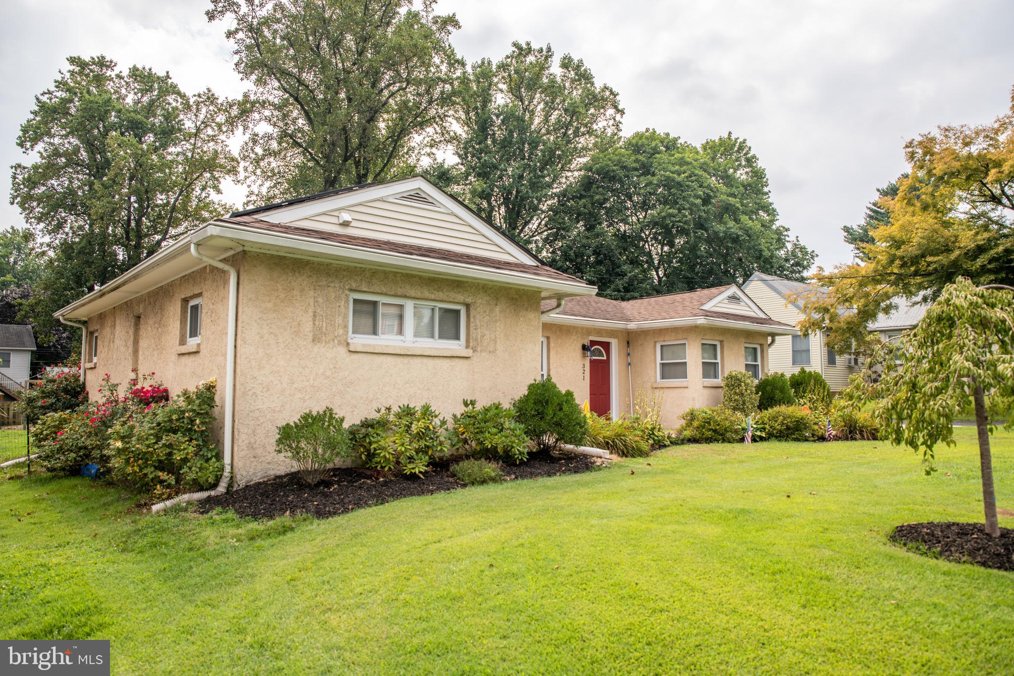 321 Warren Road Hatboro, PA 19040 - Photo 6 of 48 Exterior Front