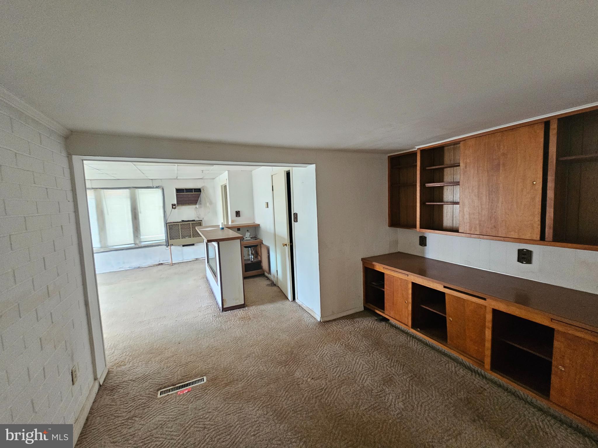 407 East Elm Street Lebanon, PA 17042 - Photo 9 of 16 a room with furniture and window