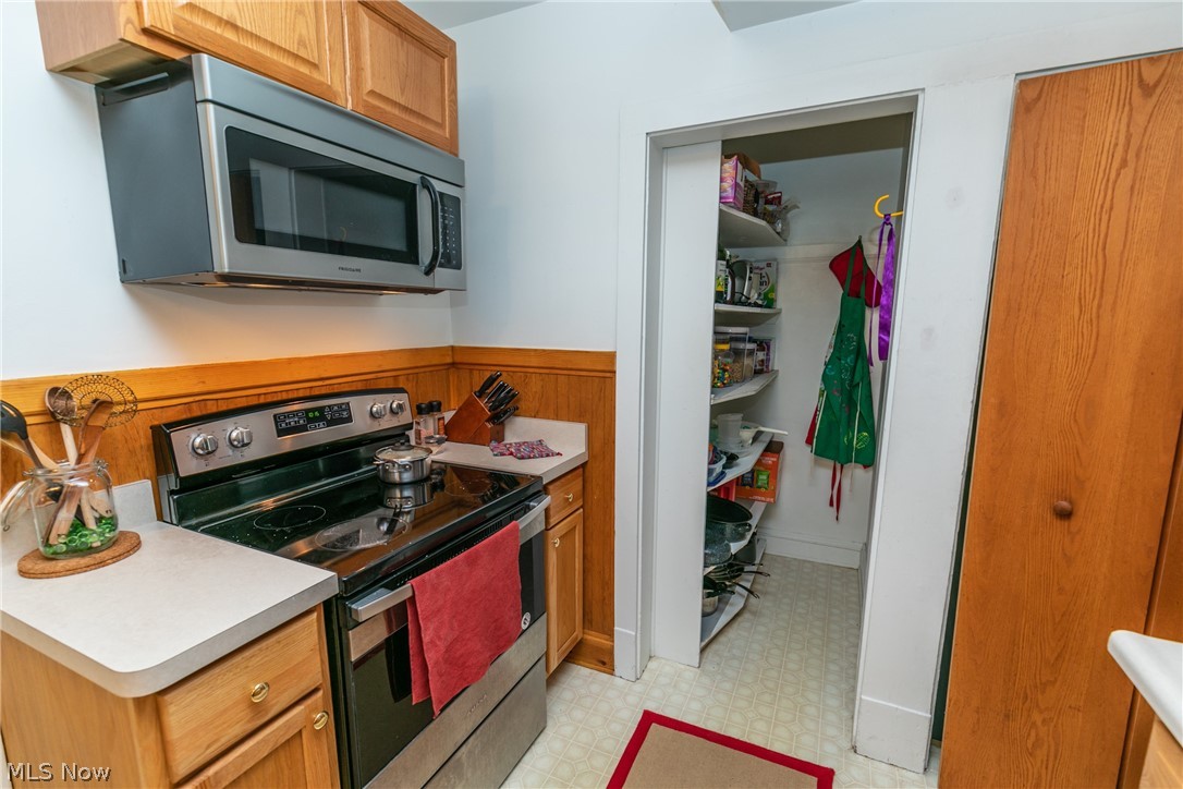 3073-3075 Edgehill Road Cleveland, OH 44118 - Photo 23 of 35 Gallery Image 23