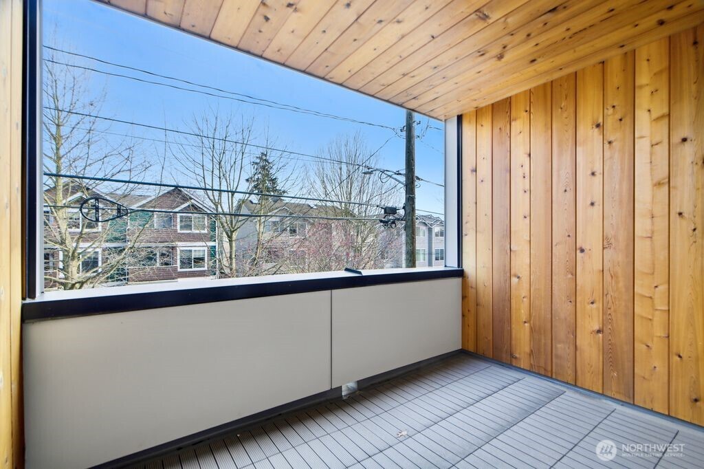 8553 Midvale Avenue North, Unit C Seattle, WA 98103 - Photo 12 of 21