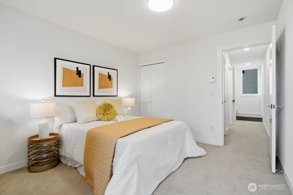 8553 Midvale Avenue North, Unit C Seattle, WA 98103 - Photo 9 of 21