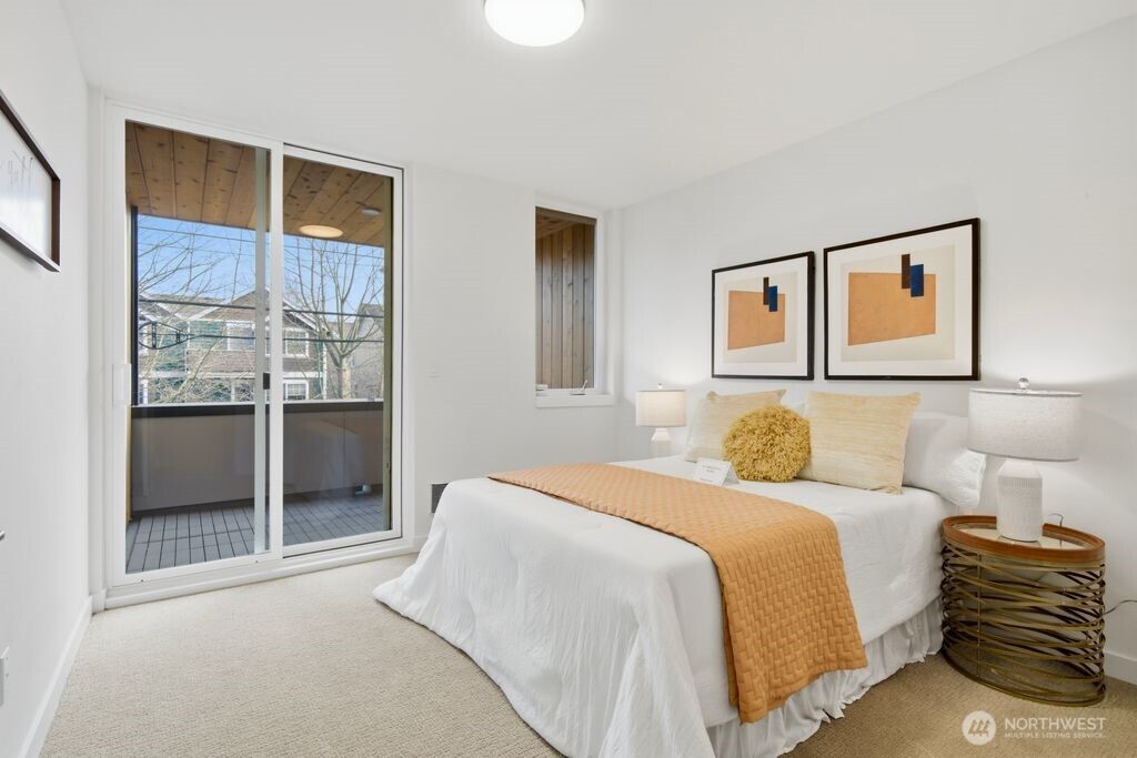8553 Midvale Avenue North, Unit C Seattle, WA 98103 - Photo 10 of 21