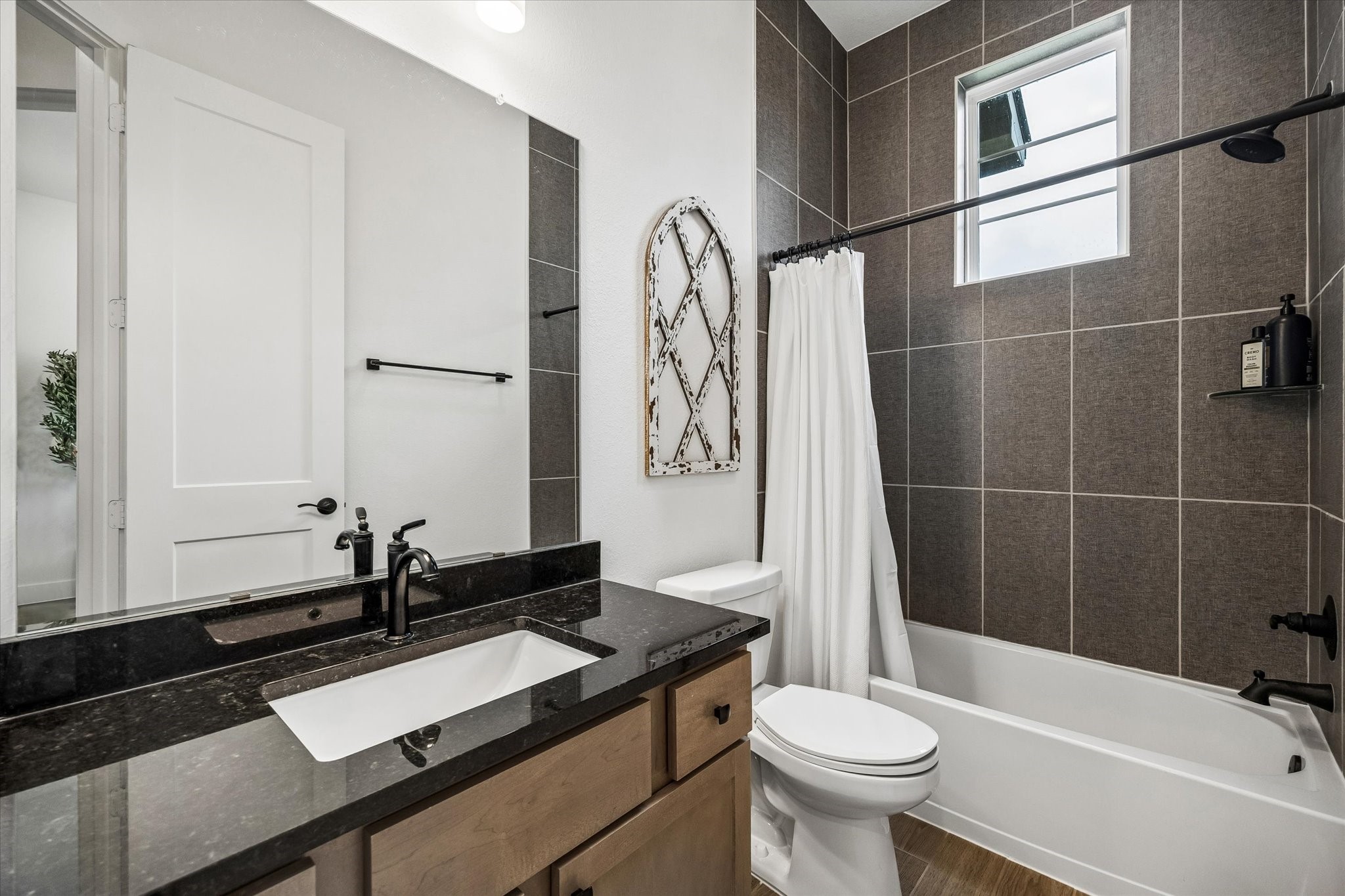 323 Blue River Trail Rosenberg, TX 77471 - Photo 14 of 28 ...AND ANOTHER FULL BATH!