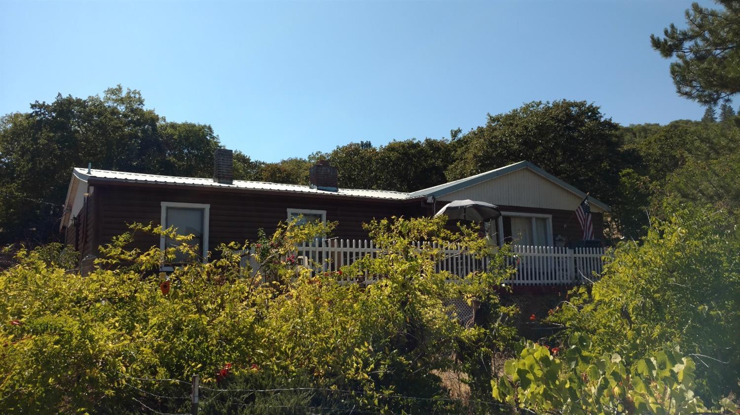 8025 Gold Ray Road Central Point, OR 97502 - Photo 1 of 15 Primary Photo
