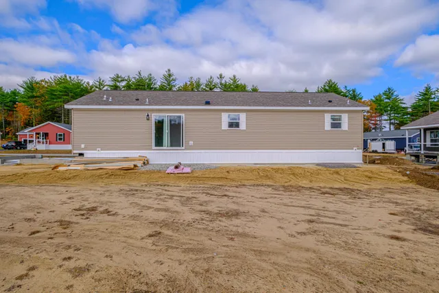 $399,900 | 72 Diamondback Drive, Rochester, NH 03868