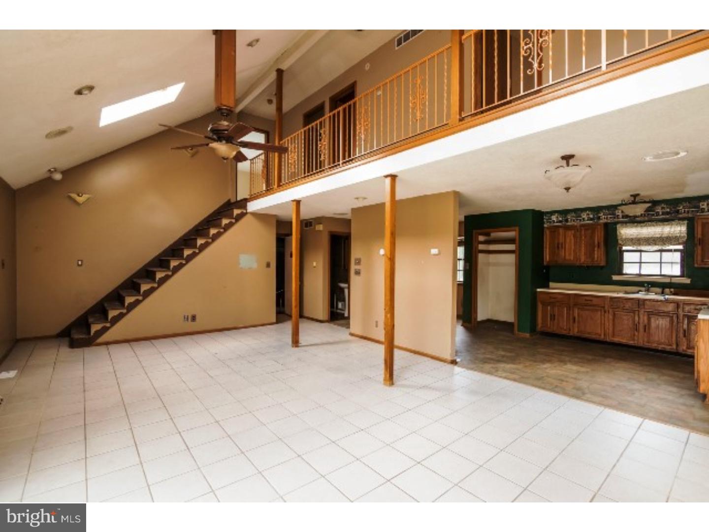240 Cross Keys Road Berlin, NJ 08009 - Photo 4 of 9