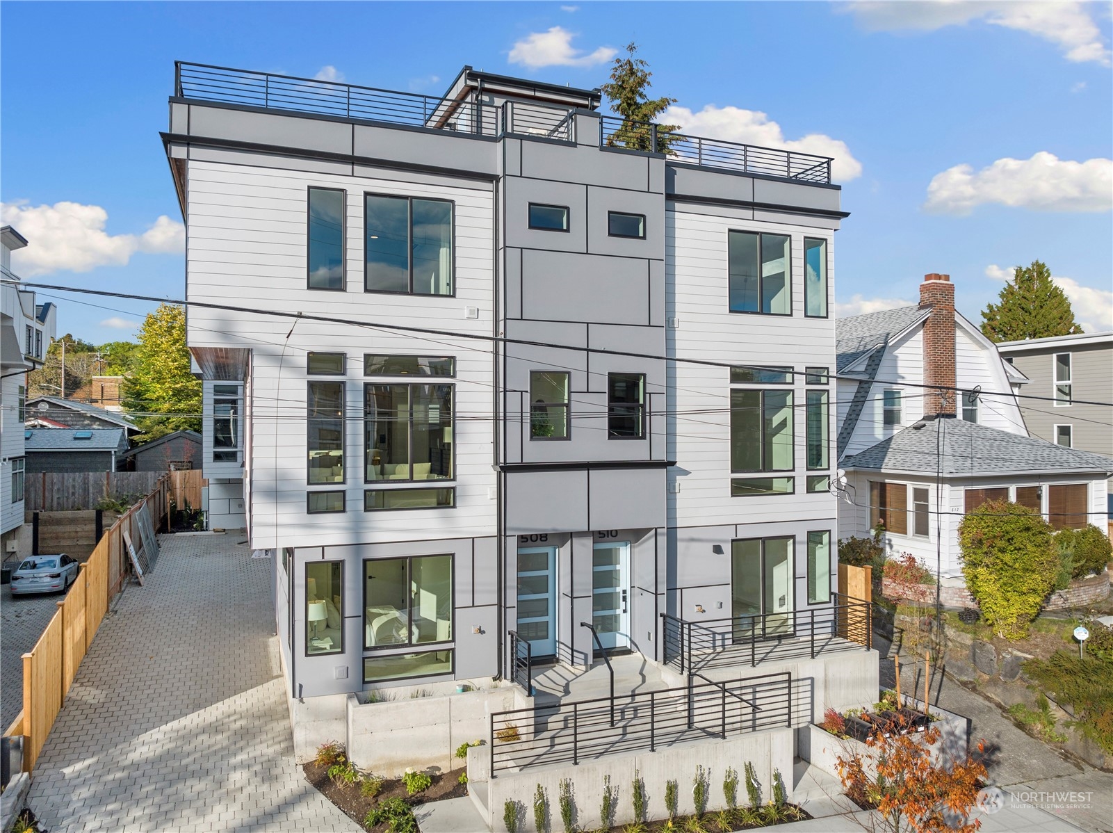 508 North 48th Street Seattle, WA 98103 - Photo 4 of 38 a front view of a building with balcony