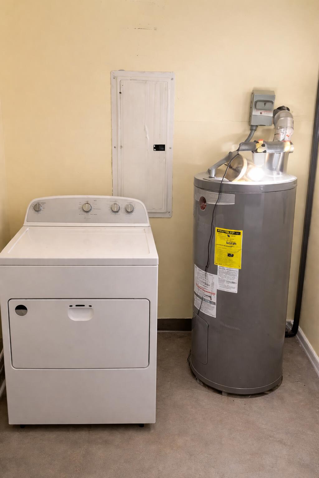 734 Foxboro Road Marion, SC 29571 - Photo 7 of 38 Laundry Room