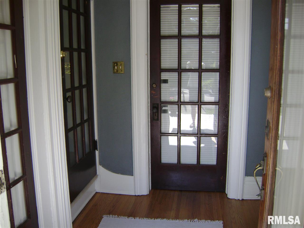 1003 South 8th Street Springfield, IL 62703 - Photo 5 of 13
