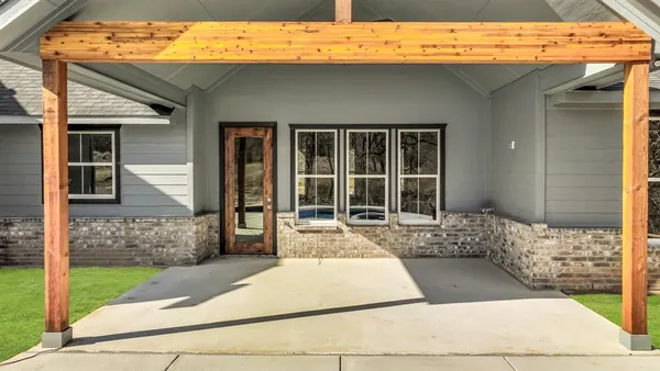 $535,000 | 3 Quarter Loop Trail, Poolville, TX 76487