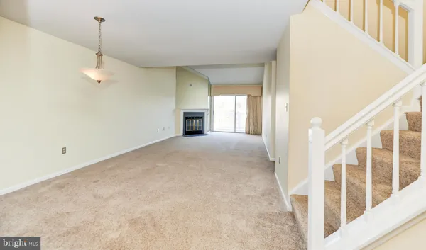 $3,000 | 2810 Yarling Court, Falls Church, VA 22042