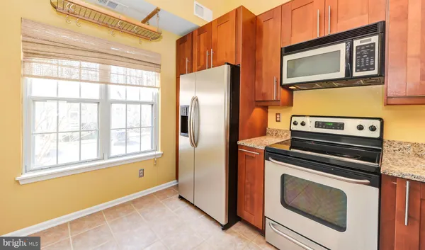 $3,000 | 2810 Yarling Court, Falls Church, VA 22042
