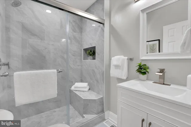 $399,900 | 228 South East Avenue, Baltimore, MD 21224