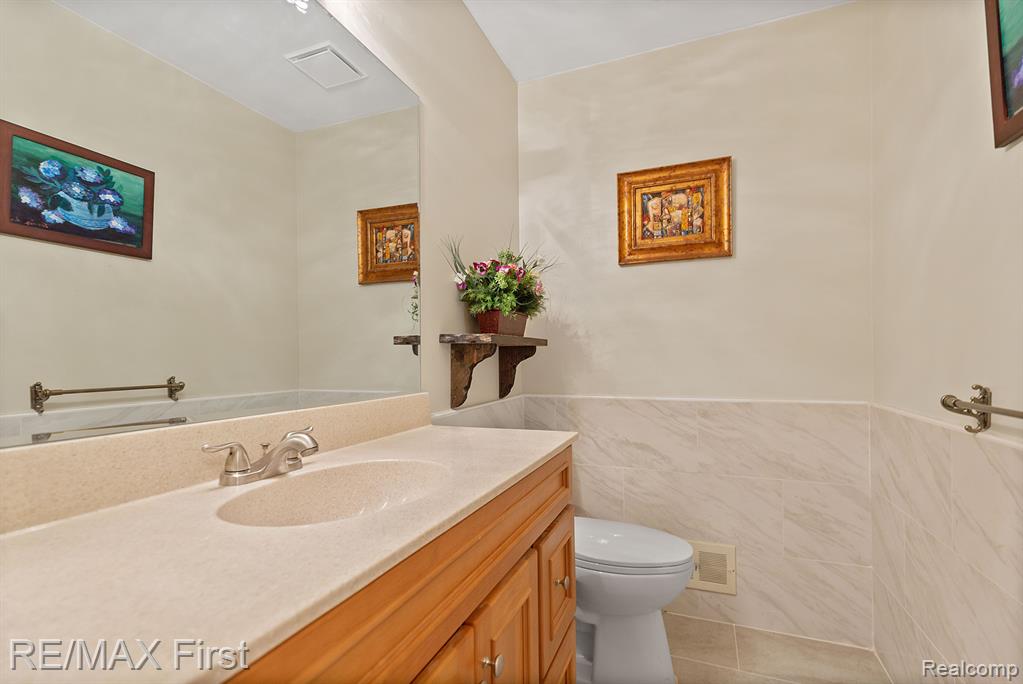 854 Stanford Circle Rochester Hills, MI 48309 - Photo 14 of 45