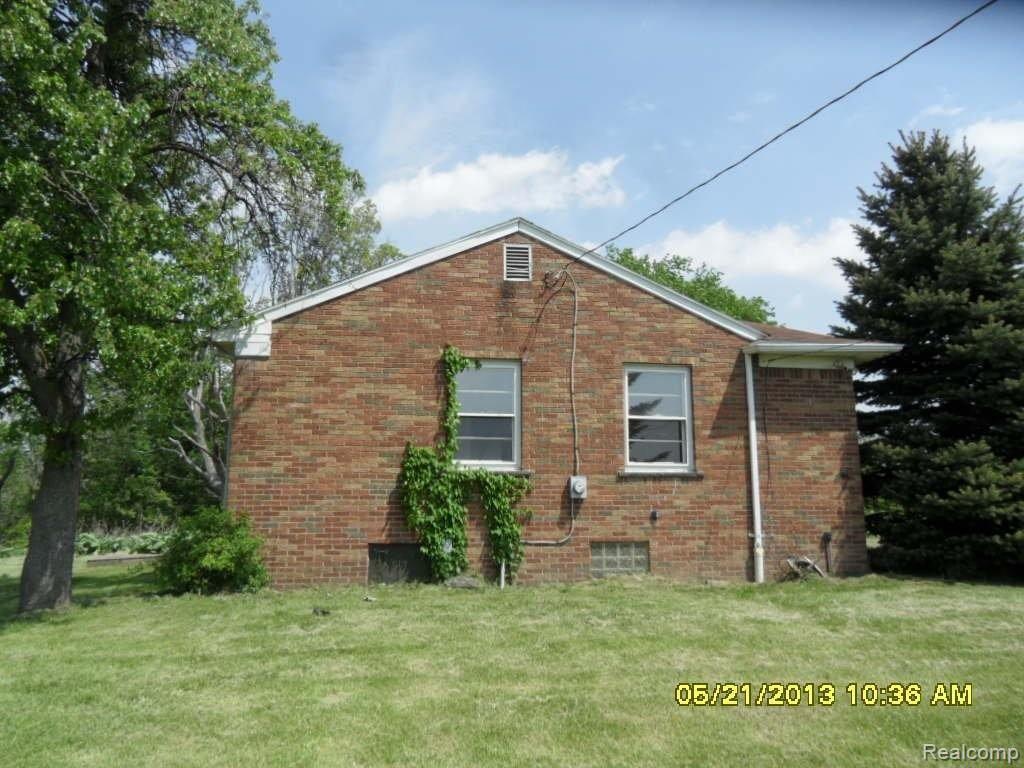 55533 Baker Road New Baltimore, MI 48047 - Photo 13 of 14 side - south.JPG
