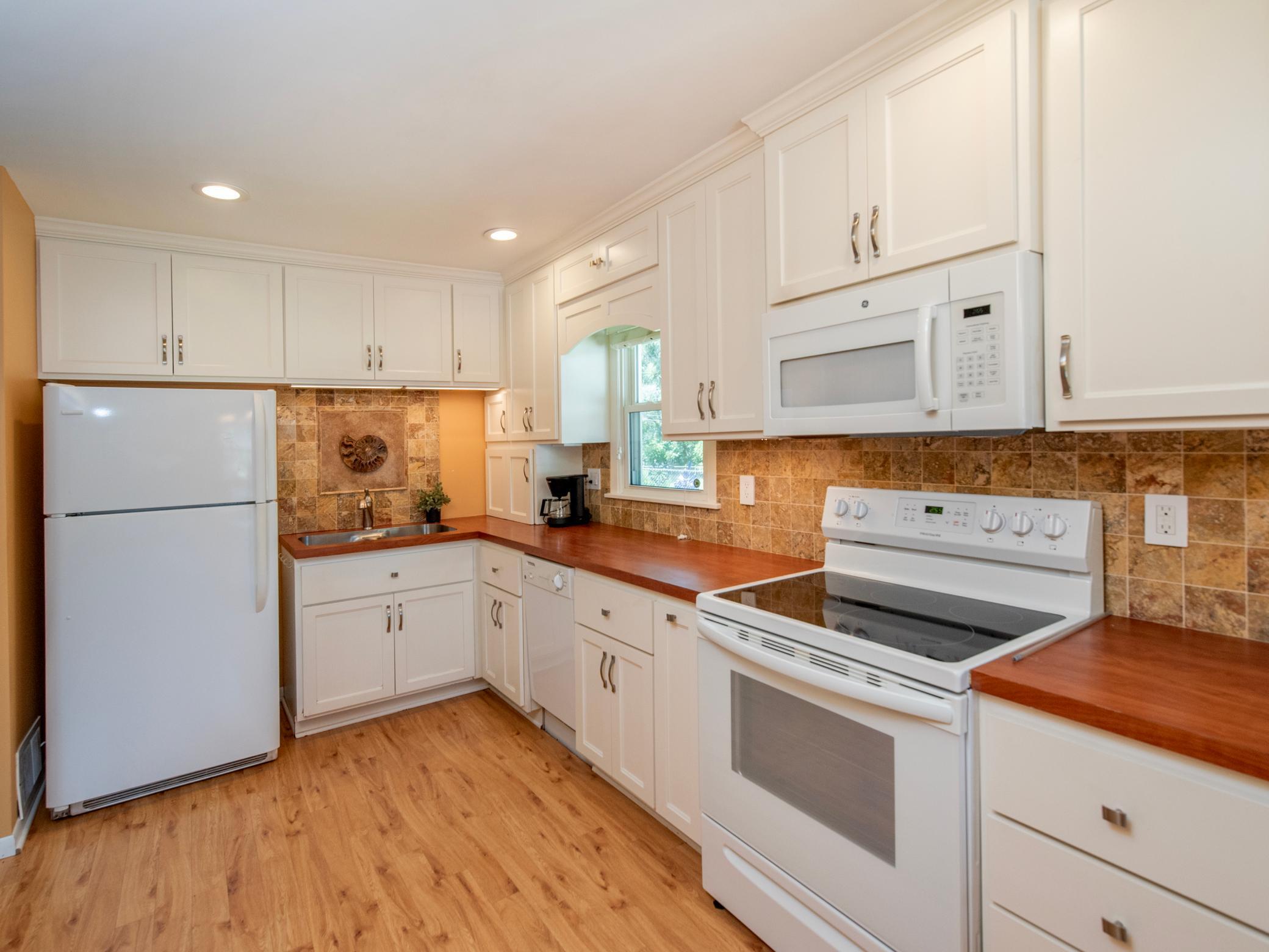 1663 Lois Drive Shoreview, MN 55126 - Photo 8 of 33 Gallery Image 8