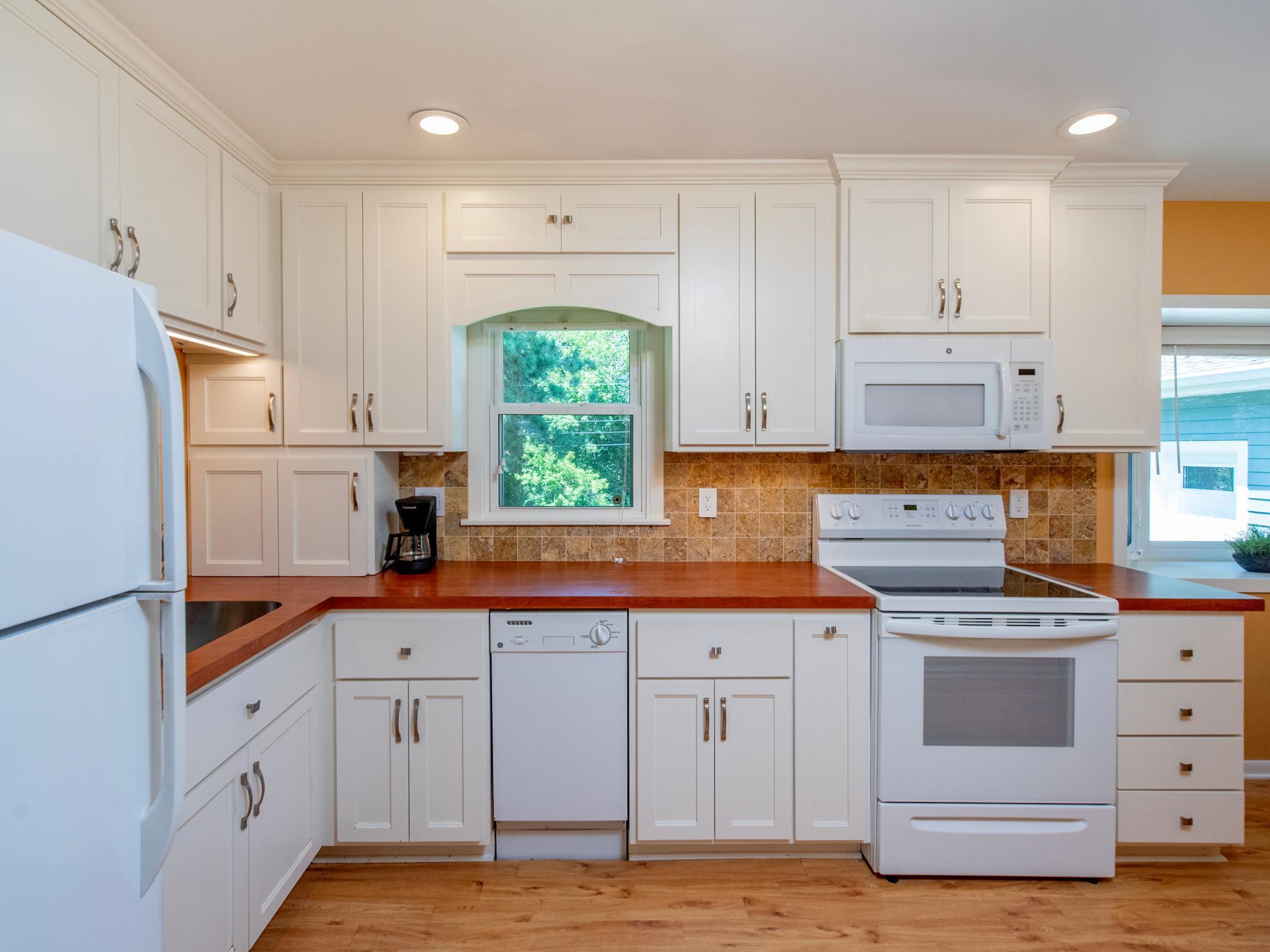 1663 Lois Drive Shoreview, MN 55126 - Photo 10 of 33 Gallery Image 10