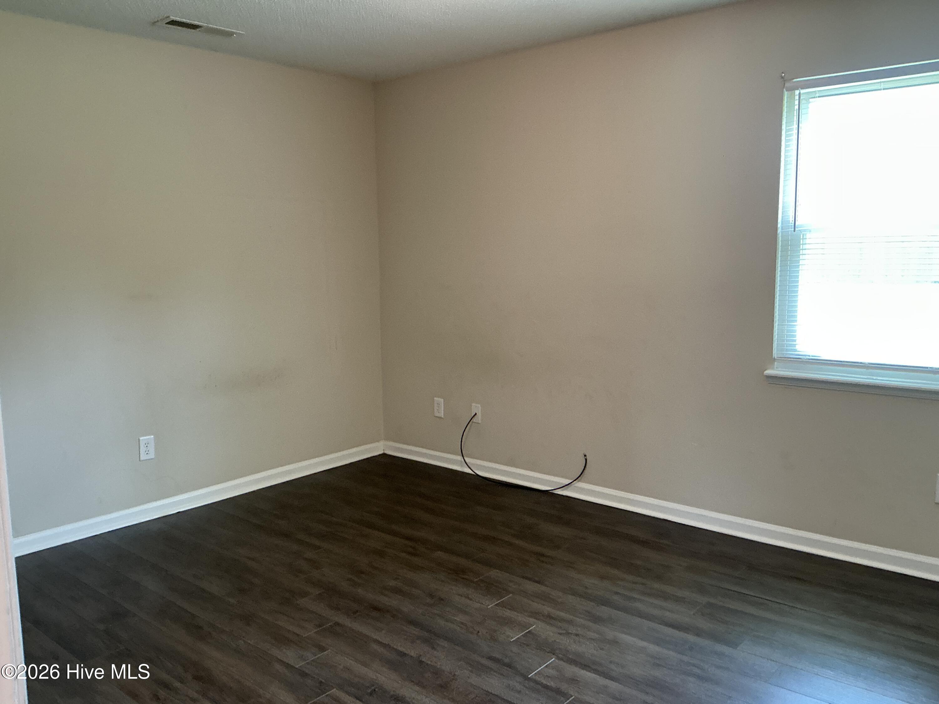 1011 Ridgecrest Lane Jacksonville, NC 28546 - Photo 15 of 21 Primary bedroom
