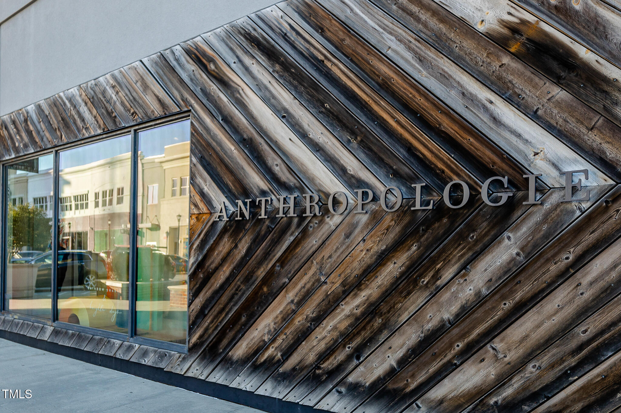 806 Tyrrell Road Raleigh, NC 27609 - Photo 12 of 28 a close view of a stove