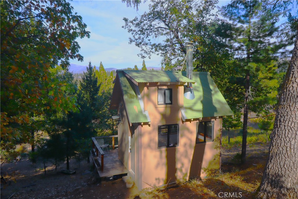 15667 17 N 11 Road Upper Lake, CA 95485 - Photo 14 of 19 a view of outdoor space and yard
