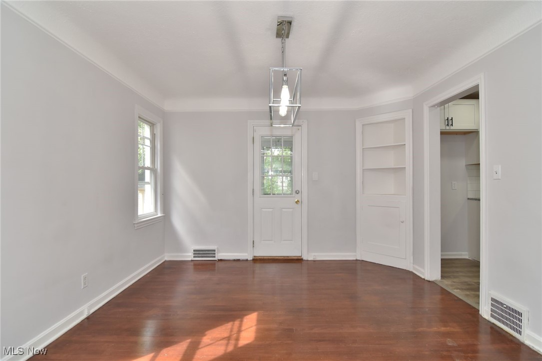 1084 Rushleigh Road Cleveland Heights, OH 44121 - Photo 7 of 30