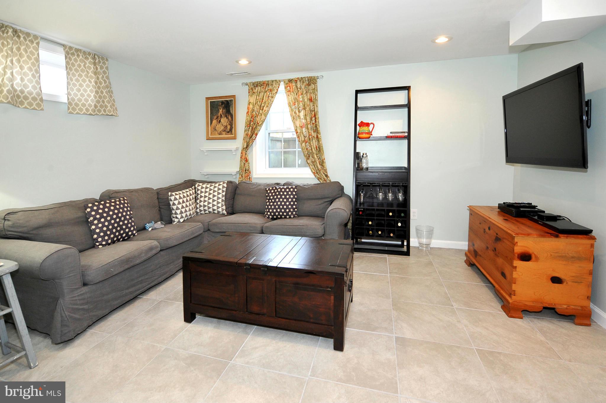 11525 Soward Drive Silver Spring, MD 20902 - Photo 18 of 27 Family Room