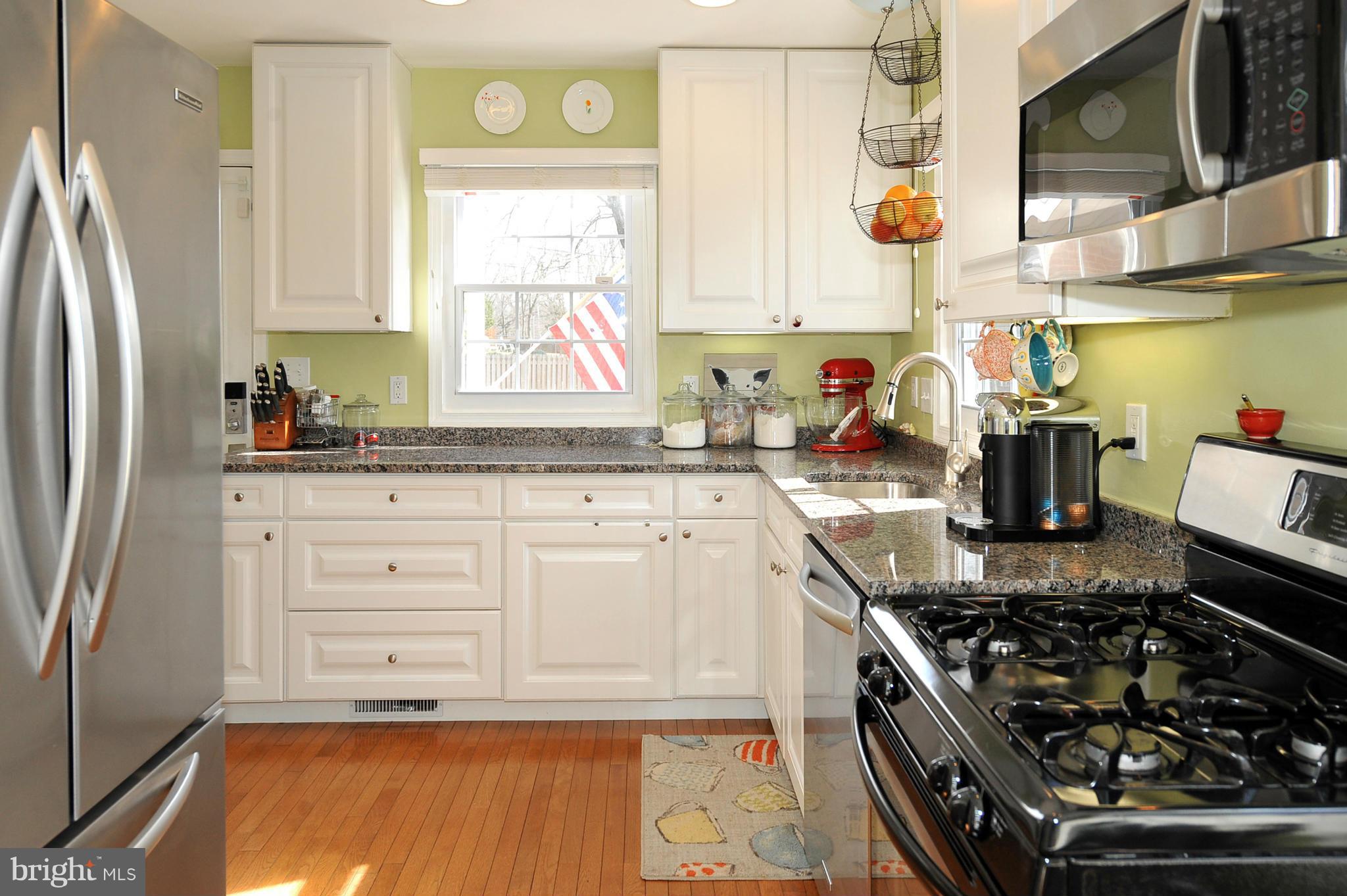 11525 Soward Drive Silver Spring, MD 20902 - Photo 4 of 27 Kitchen