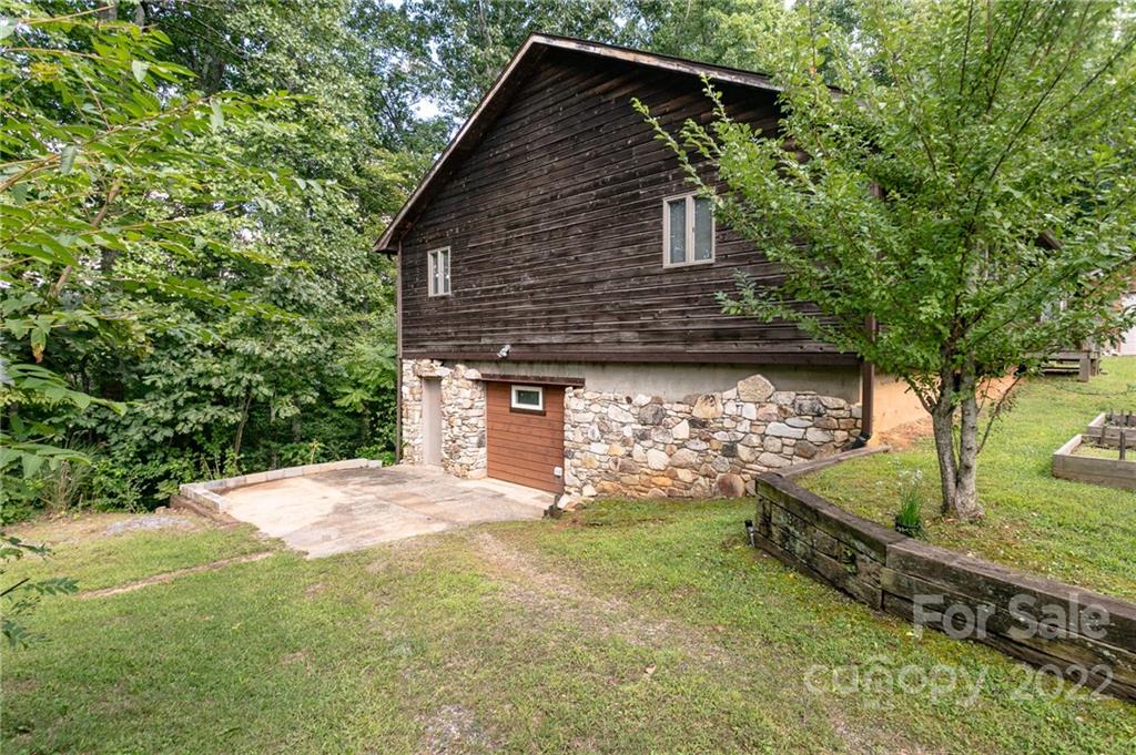 285 Mockingbird Road Swannanoa, NC 28778 - Photo 3 of 39 Gallery Image 3