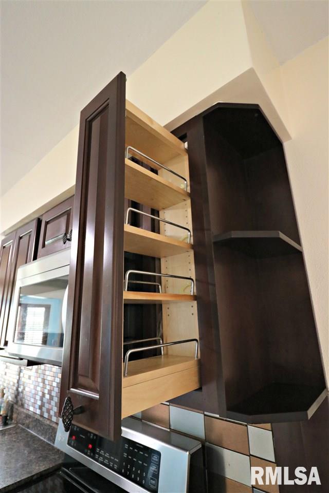 1213 South Maxwell Road Peoria, IL 61607 - Photo 9 of 22