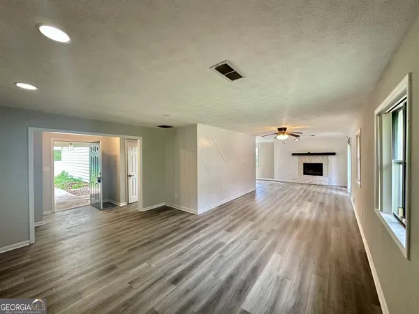 $2,300 | 100 Lakeview Lane, Fayetteville, GA 30214