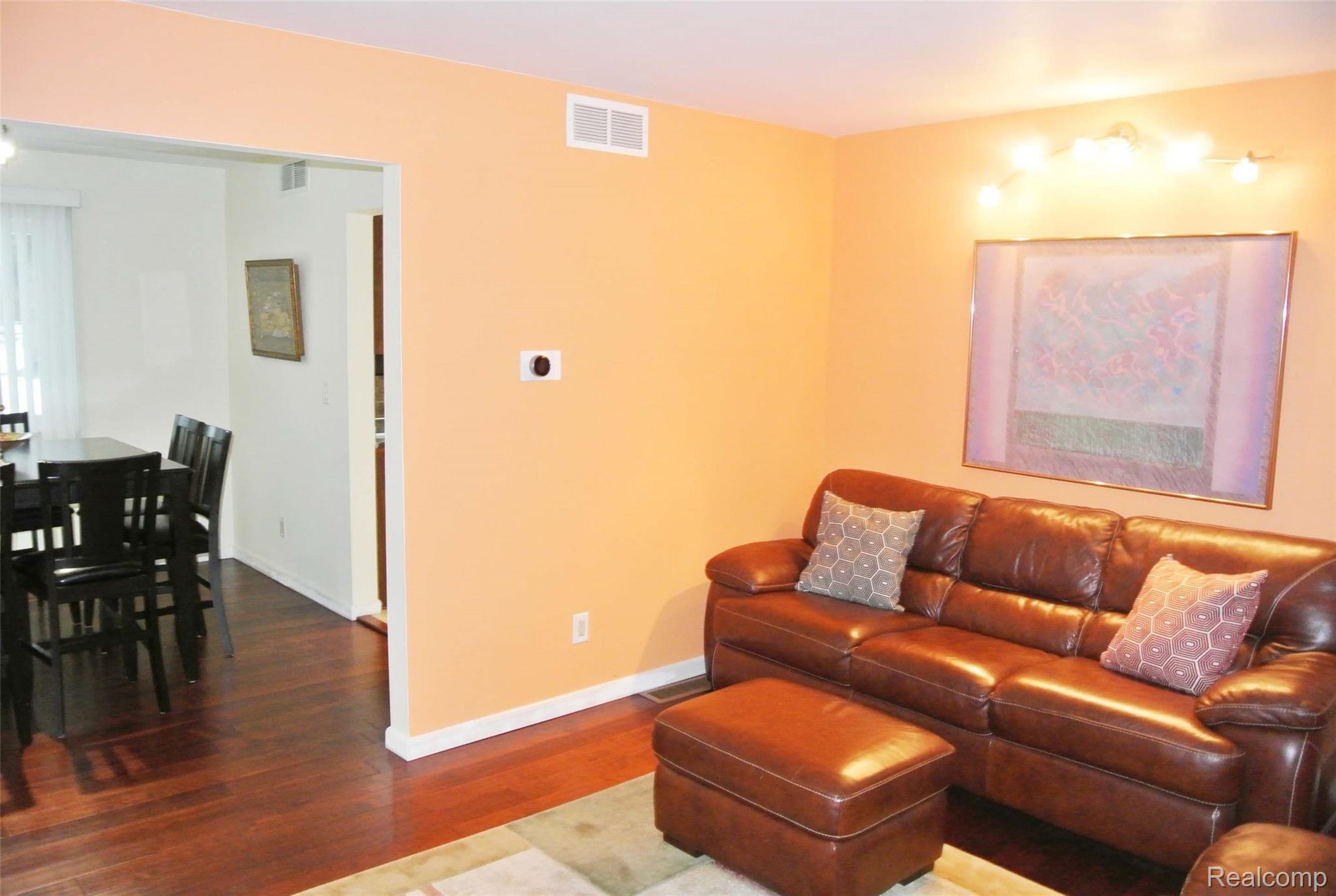 732 Longford Drive Rochester, MI 48309 - Photo 12 of 29 DSC_3736.jpg