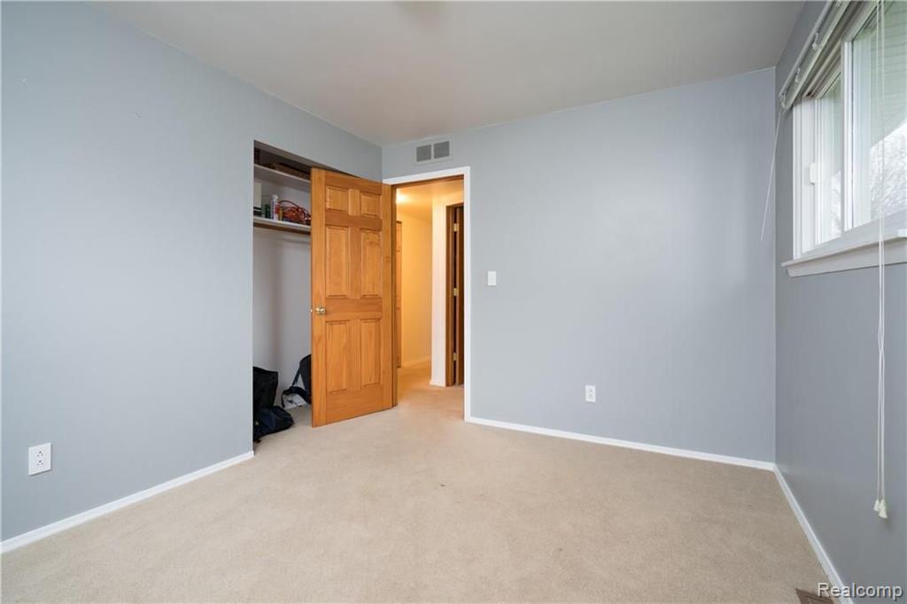 2725 Bridget Avenue Rochester Hills, MI 48307 - Photo 17 of 21