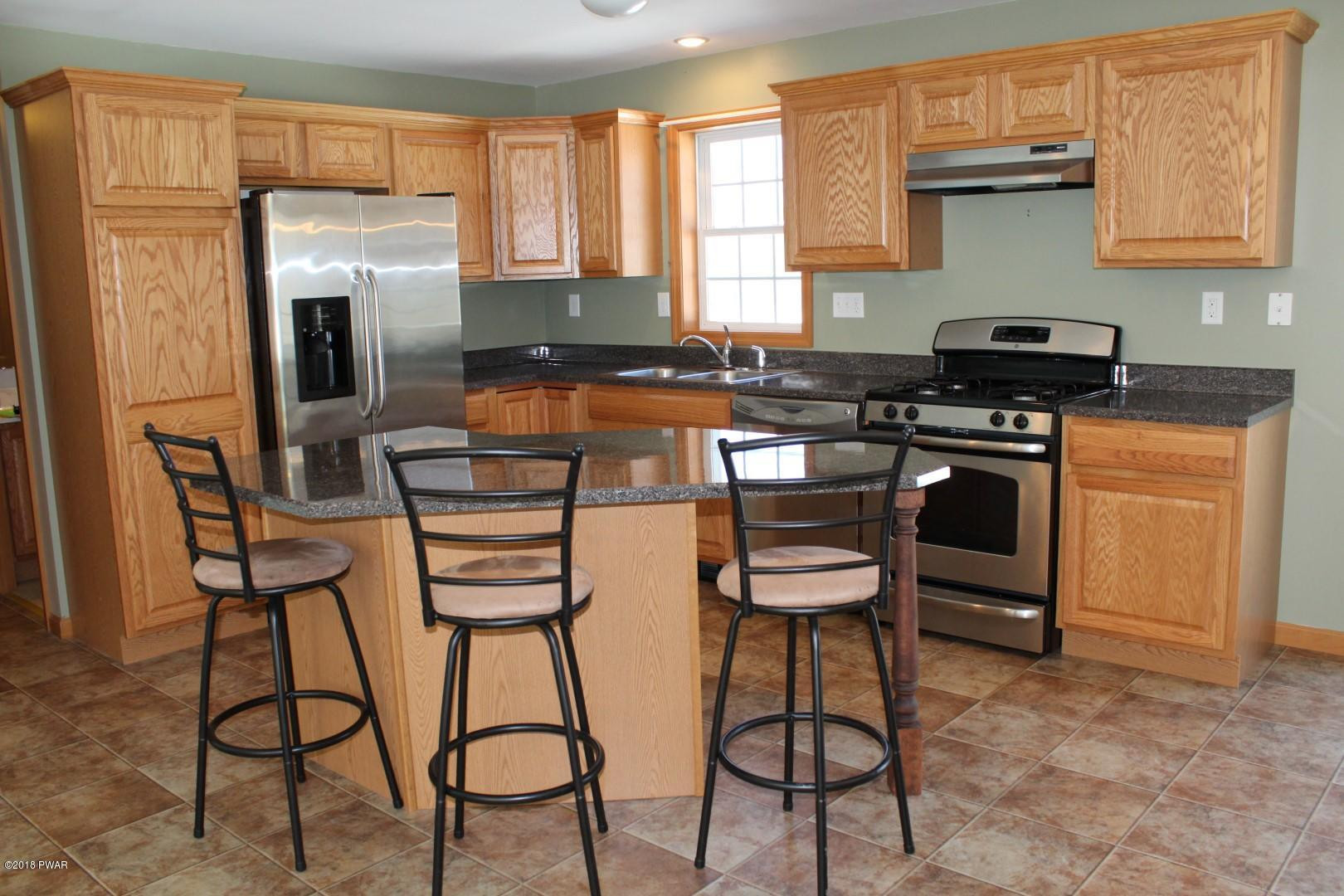 186 Sawmill Road Greentown, PA 18426 - Photo 14 of 42 Kitchen