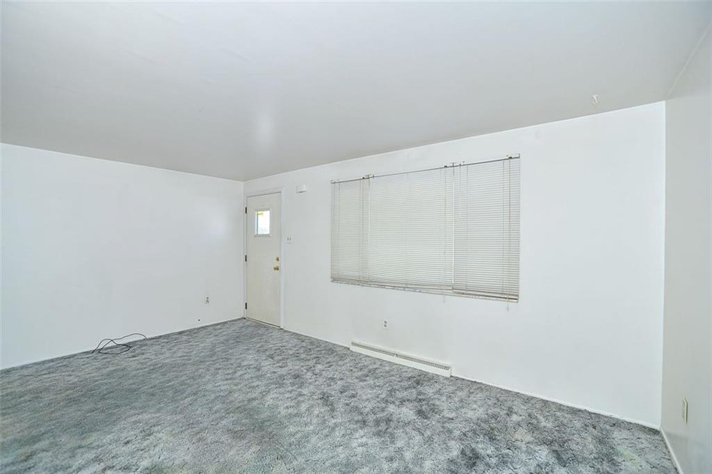 171 William Circle McKees Rocks, PA 15136 - Photo 3 of 14 Living Room