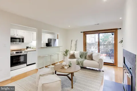 $489,000 | 1313 Vermont Avenue Northwest, Unit 9, Washington, DC 20005