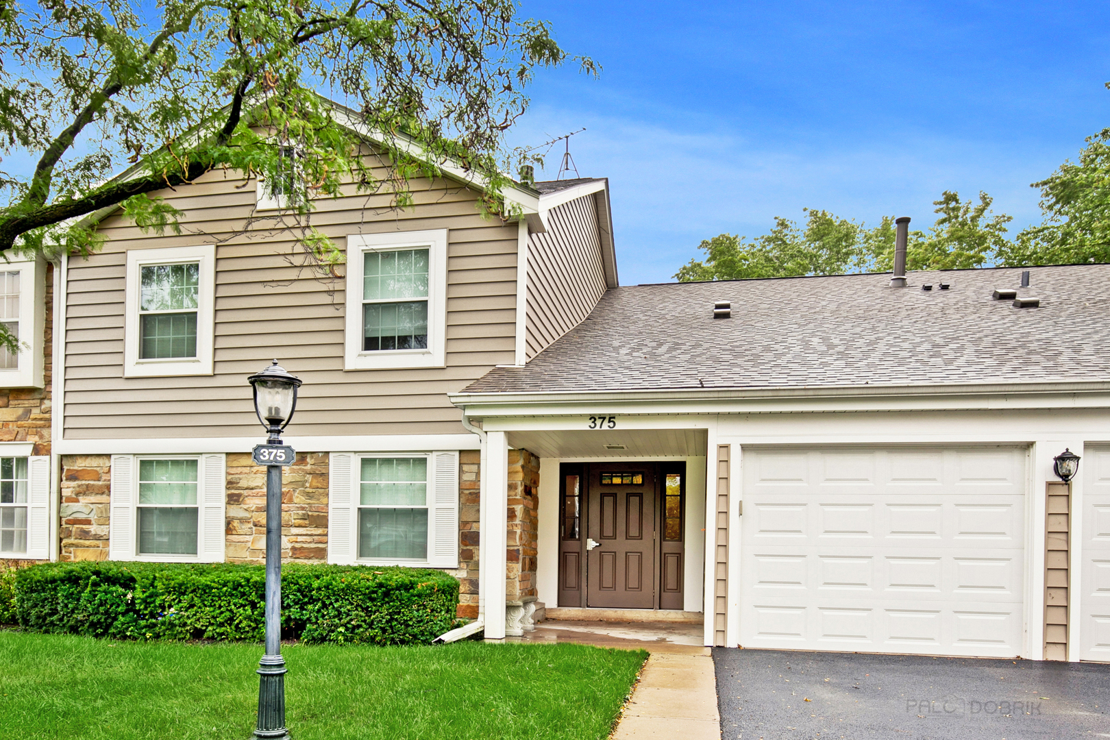 375 Newgate Court, Unit O2 Schaumburg, IL 60193 - Photo 1 of 24