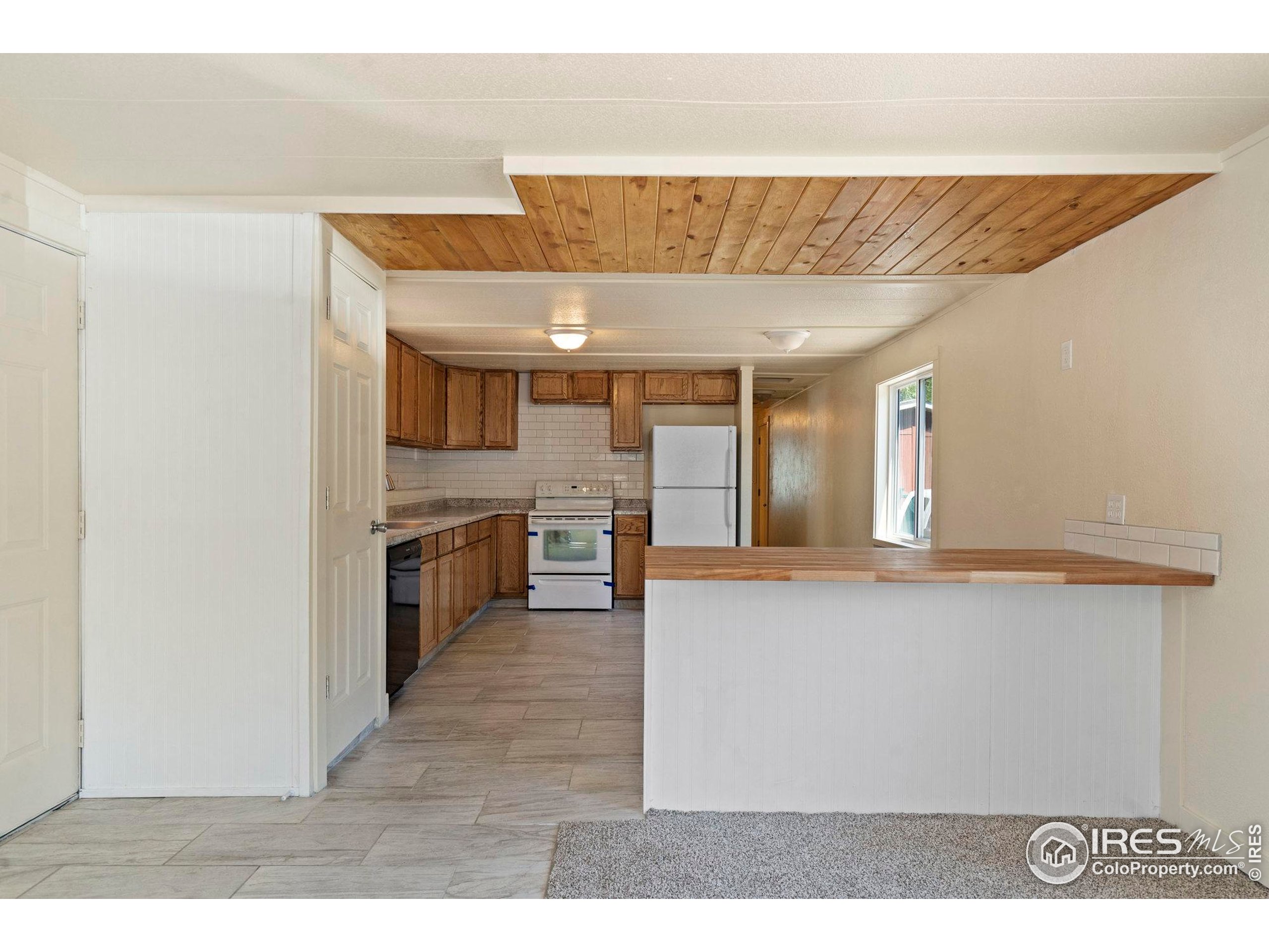 400 South Overland Trail, Unit 6 Fort Collins, CO 80521 - Photo 9 of 21 a view interior of the kitchen