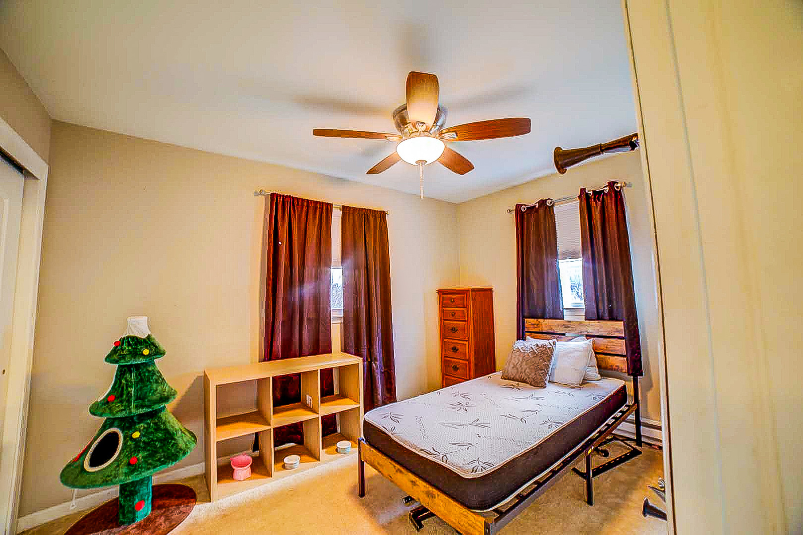 708 Sycamore Street Watseka, IL 60970 - Photo 21 of 25 a view of a workspace with furniture