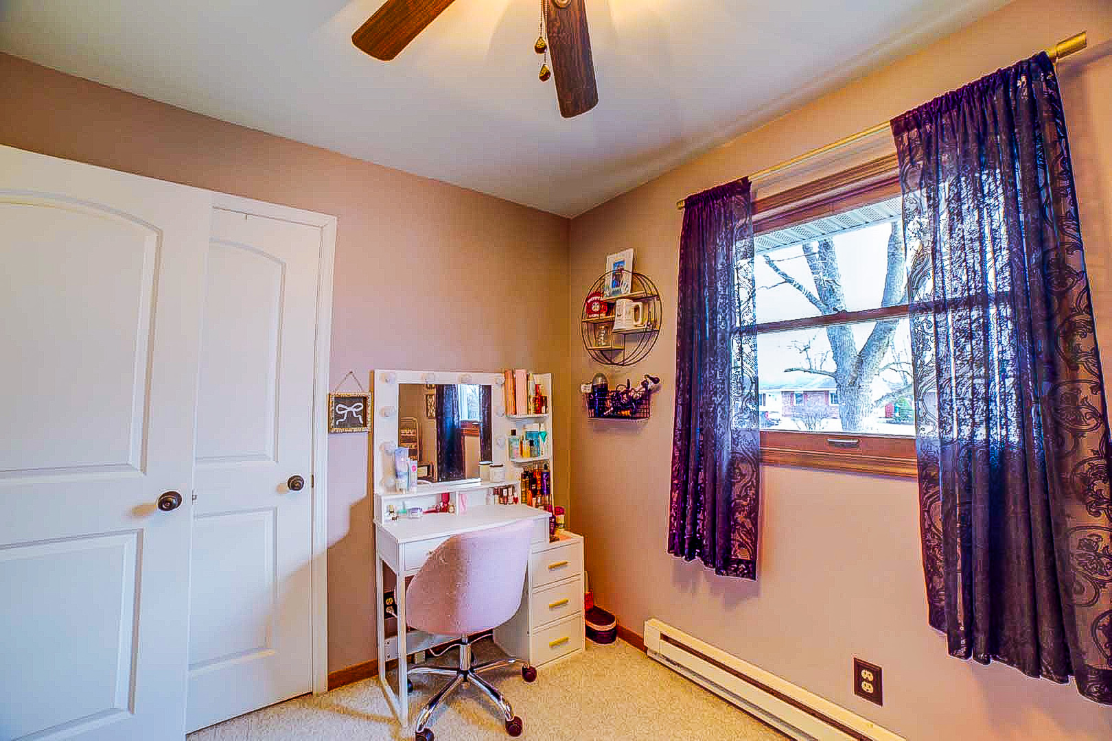 708 Sycamore Street Watseka, IL 60970 - Photo 24 of 25 a room with furniture and a window